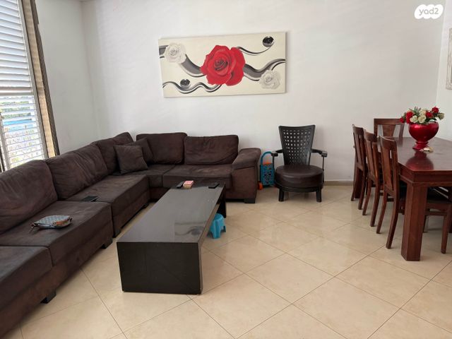 דירה, משה שרת 27, לב העיר, בת ים