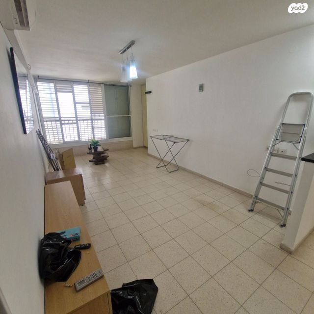 דירה, כ"ג, חברת חשמל, גבעתיים