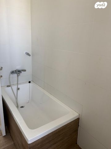 דירה, הבעש"ט, ג' / מרכז מזרח העיר, רחובות