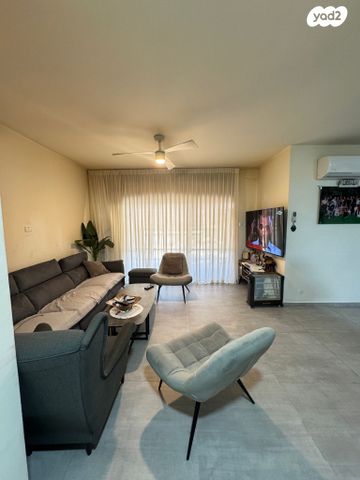 דירה, משה פורר, היובל, שרונה, רחובות