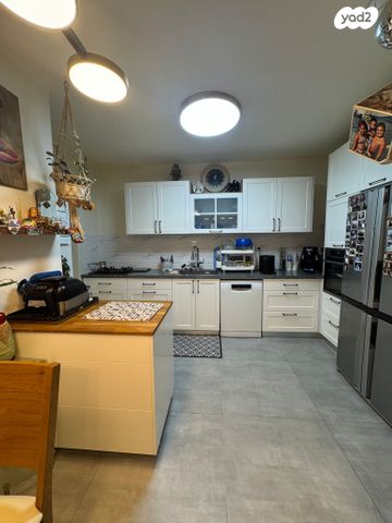 דירה, משה פורר, היובל, שרונה, רחובות