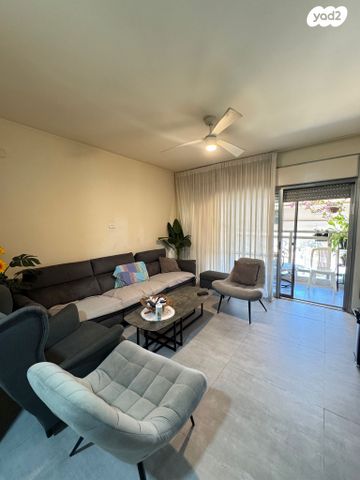 דירה, משה פורר, היובל, שרונה, רחובות