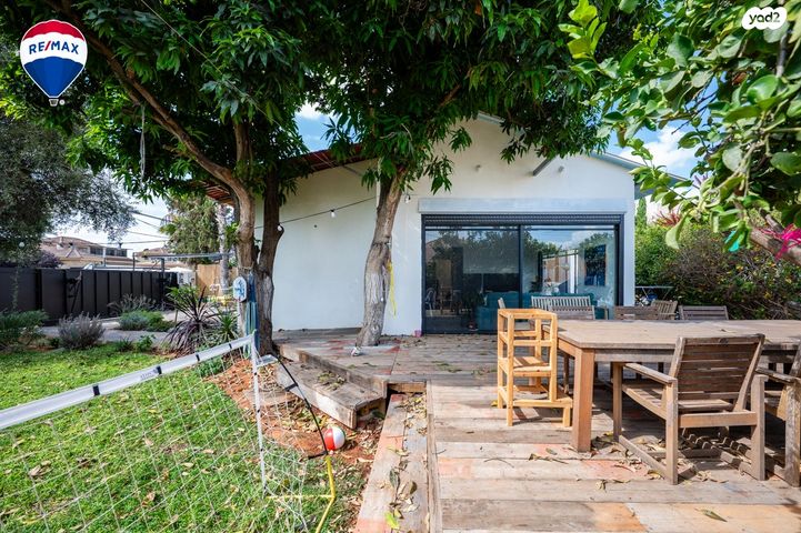 דו משפחתי, נעורים, הנחל, פרדס חנה כרכור