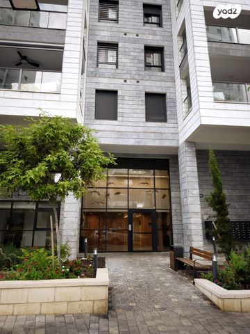 דירת גן, רועי קליין, קרית קריניצי, רמת גן