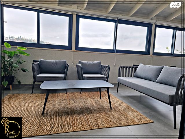 דו משפחתי, המצדים, המצדים, מעלה אדומים