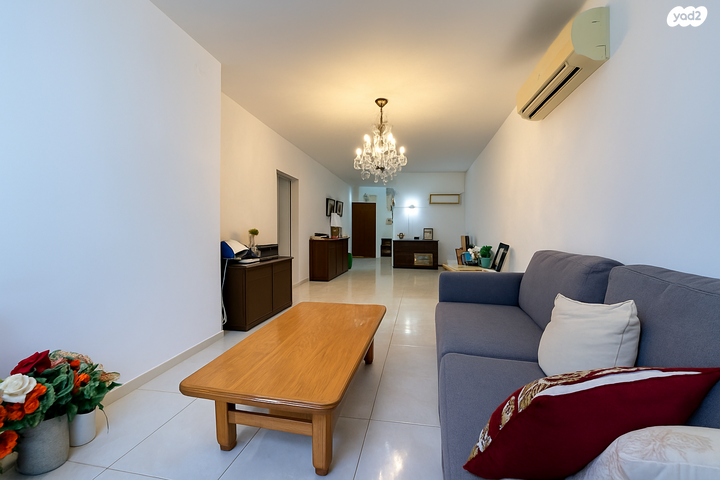 דירה, השקדים 8, מרכז העיר, סביניה, הוותיקה, קרית ביאליק