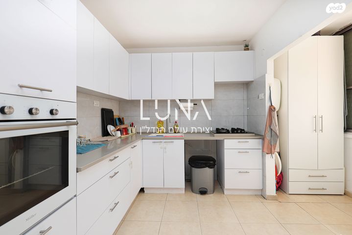 דירה, הגר"א 17, נתניה