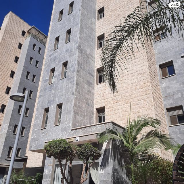 דירה, קטיף, נתיבות מערב, נתיבות