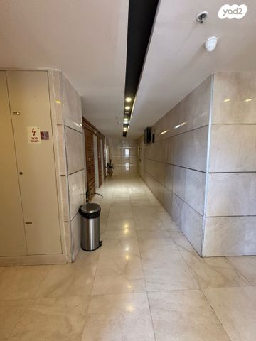 דירה, אליעזר שילוני, ירושלים