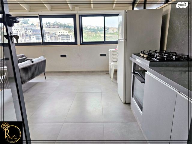 דו משפחתי, המצדים, המצדים, מעלה אדומים