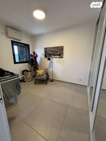 דירה, אסף, חרוזים, רמת גן