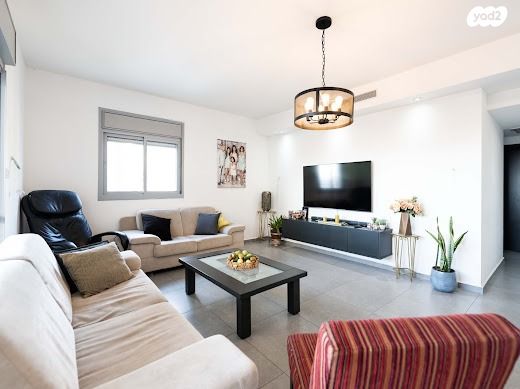 דירה, הדס, קרית אילון, חולון