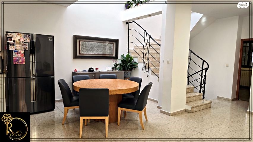 דו משפחתי, המצדים, המצדים, מעלה אדומים