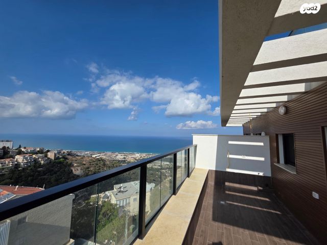 גג/ פנטהאוז, רענן 26, כבירים, חיפה