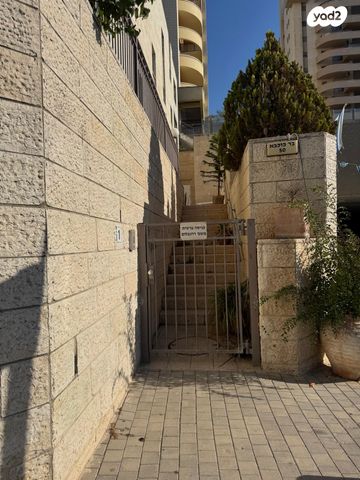 דירת גן, בר כוכבא 50, הגבעה הצרפתית, גבעת שפירא, ירושלים