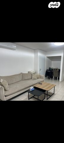 יחידת דיור, סמטת רוזמרין 31, קרית אילון, חולון