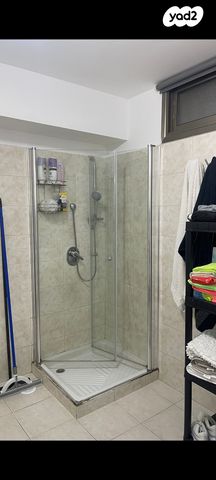 יחידת דיור, סמטת רוזמרין 31, קרית אילון, חולון