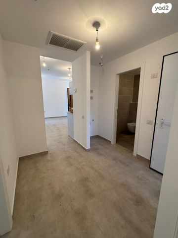 דירה, תוצרת הארץ, תל אביב יפו