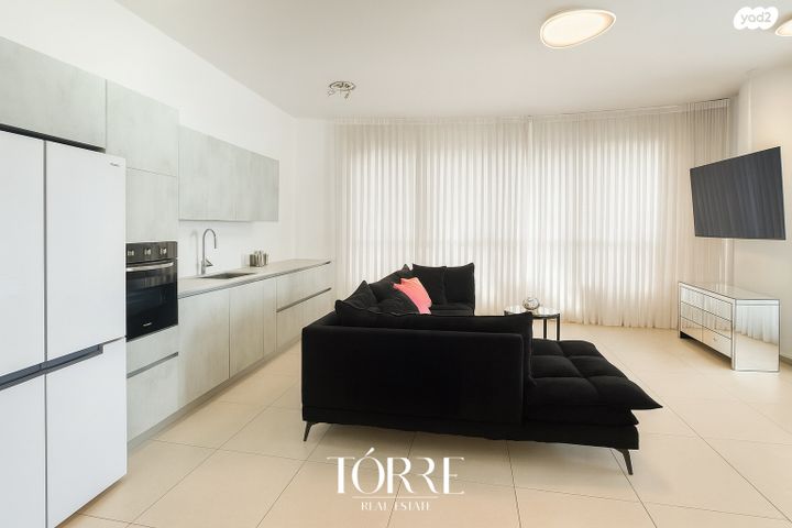 דירה, דרך מנחם בגין 158, מונטיפיורי, הרכבת, תל אביב יפו