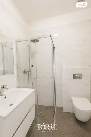 דירה, דרך מנחם בגין 158, מונטיפיורי, הרכבת, תל אביב יפו