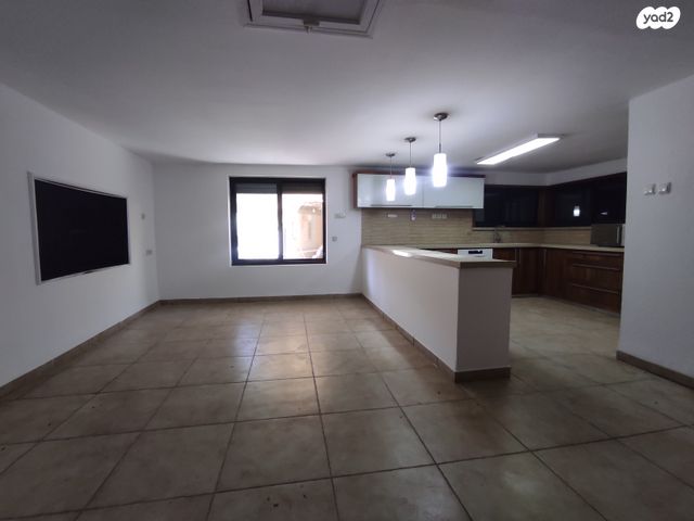 דירת גן, שאר העיר, חצור הגלילית