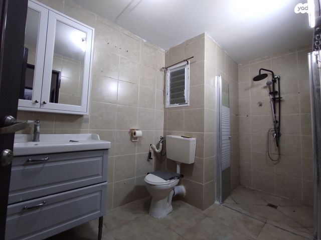 דירת גן, שאר העיר, חצור הגלילית