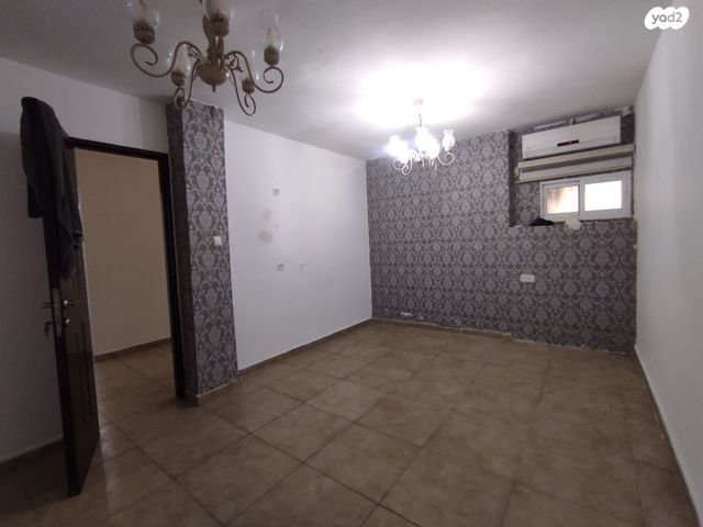 דירת גן, שאר העיר, חצור הגלילית