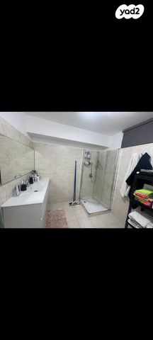 יחידת דיור, סמטת רוזמרין 31, קרית אילון, חולון