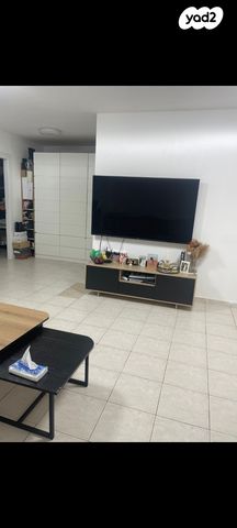 יחידת דיור, סמטת רוזמרין 31, קרית אילון, חולון