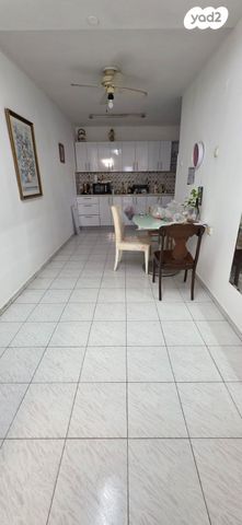 דירה, דרך זאב ז'בוטינסקי 135, נחלת גנים, רמת גן