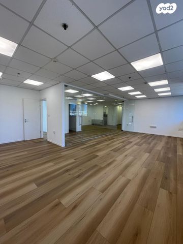 משרדים, בורסה, רמת גן