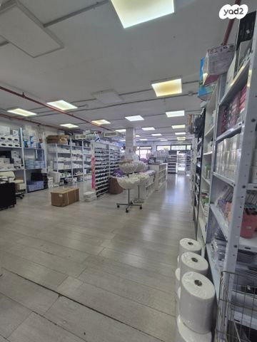 חנויות/ שטח מסחרי, אזור תעשיה א, חולון