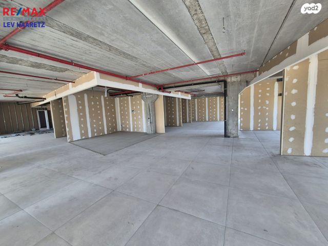 משרדים, התאנה, כפר קאסם