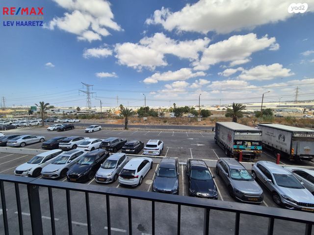 משרדים, התאנה, כפר קאסם