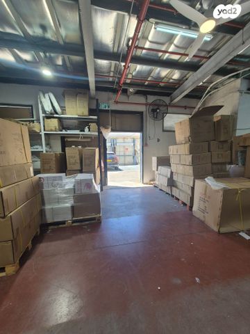 חנויות/ שטח מסחרי, אזור תעשיה א, חולון