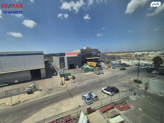 משרדים, התאנה, כפר קאסם