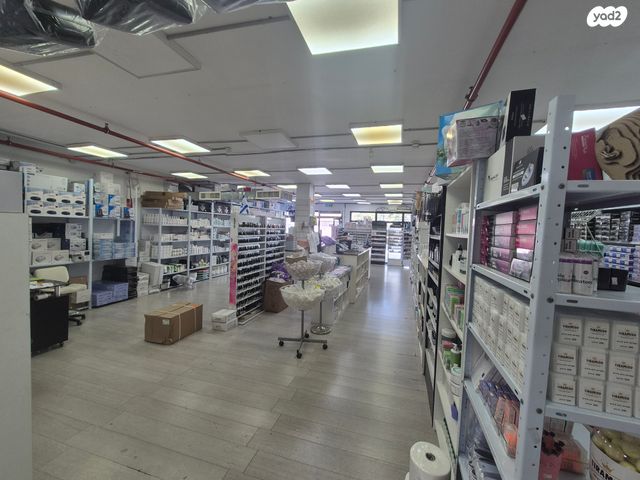 חנויות/ שטח מסחרי, אזור תעשיה א, חולון