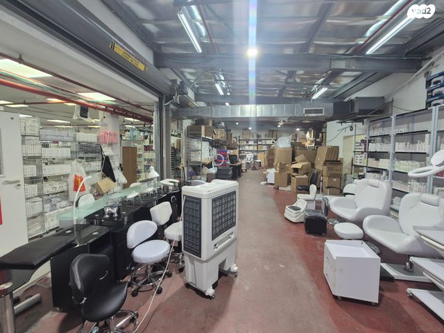 חנויות/ שטח מסחרי, אזור תעשיה א, חולון