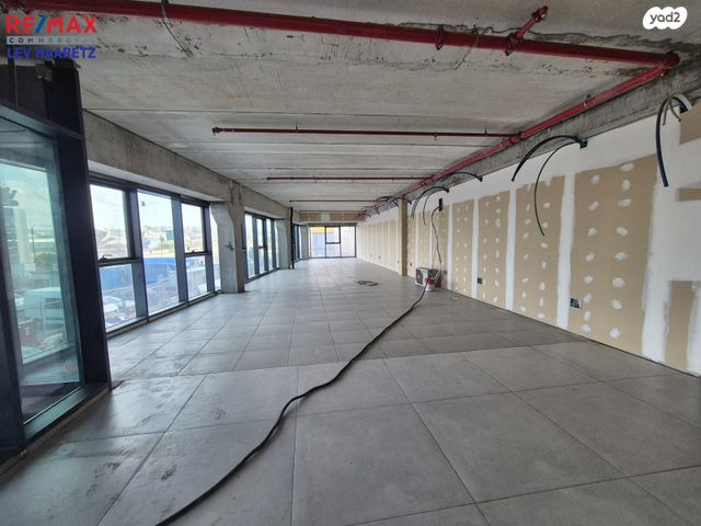 משרדים, התאנה, כפר קאסם