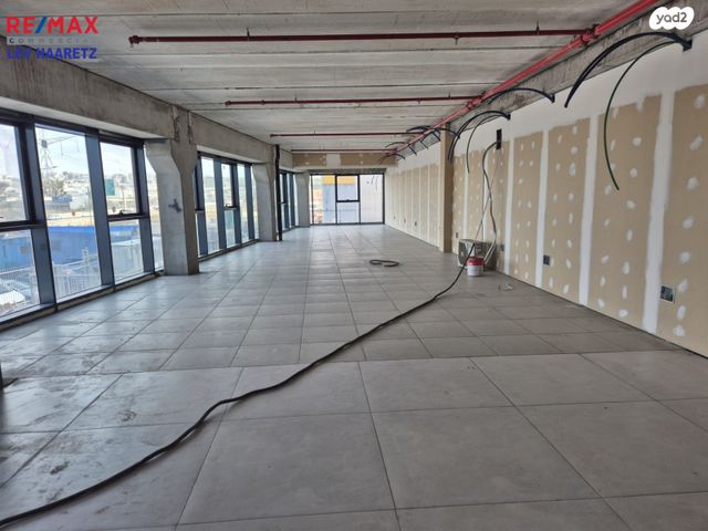 משרדים, התאנה, כפר קאסם, כפר קאסם