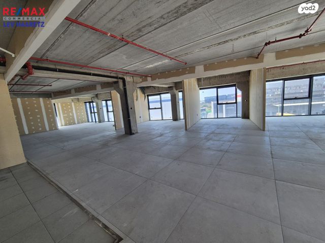 משרדים, התאנה, כפר קאסם