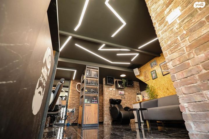 חנויות/ שטח מסחרי