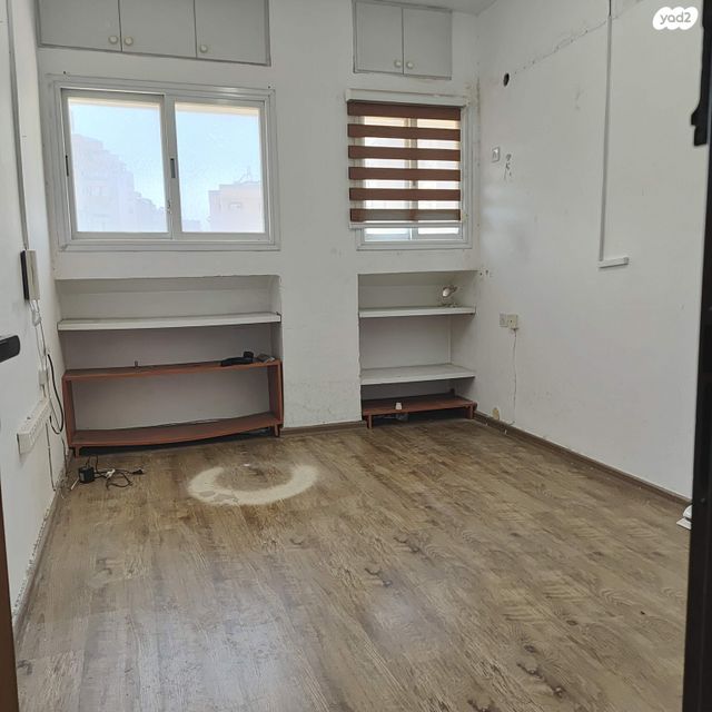 משרדים, הרצל, אברמוביץ', ראשון לציון