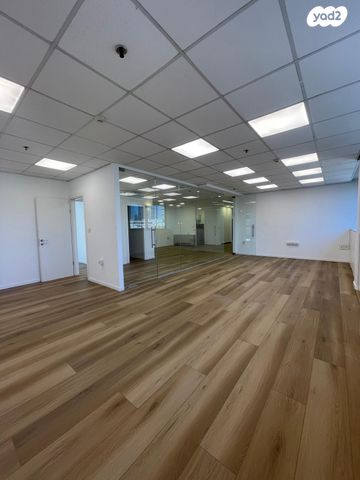 משרדים, בורסה, רמת גן