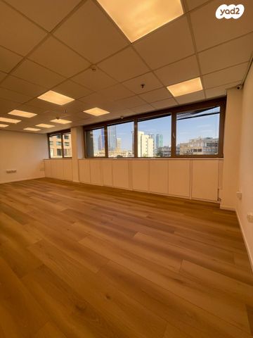 משרדים, בורסה, רמת גן