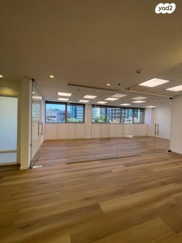 משרדים, בורסה, רמת גן