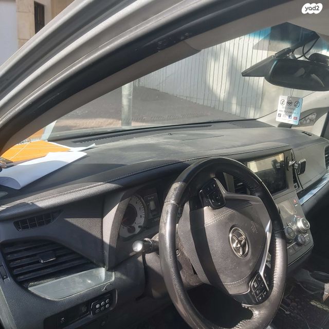 מודעת רכב טויוטה סיינה