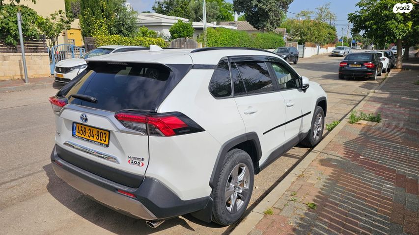 טויוטה RAV4