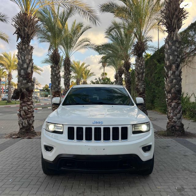 מודעת רכב ג'יפ גרנד צ'ירוקי