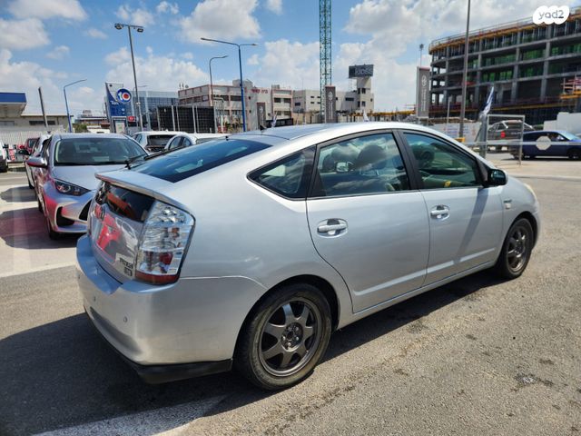 טויוטה פריוס